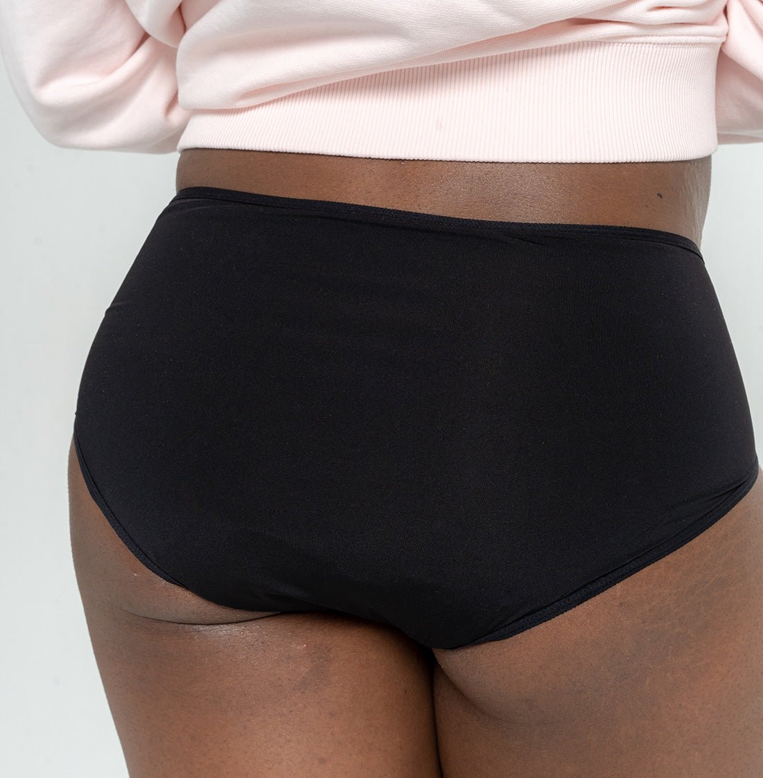 Shorty noir fesse 1 Fempo